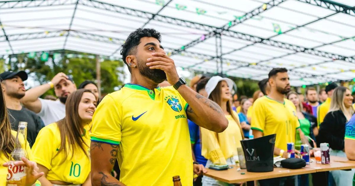 Comment Suivre un Match de Football en Direct Facilement