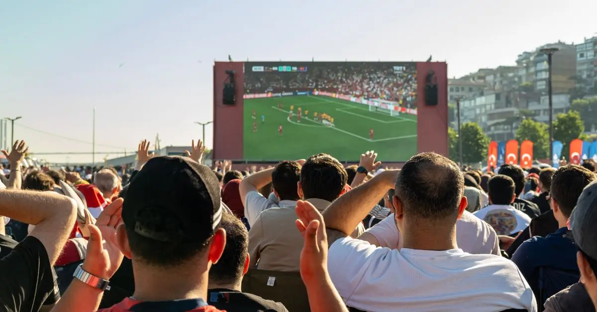 Comment Suivre un Match de Football en Direct avec Succès