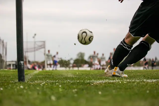 Les Différentes Options pour Regarder des Matchs de Football en Direct