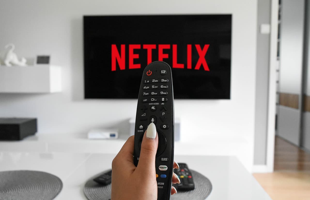 Top Tips for Watching Live Football Matches Online