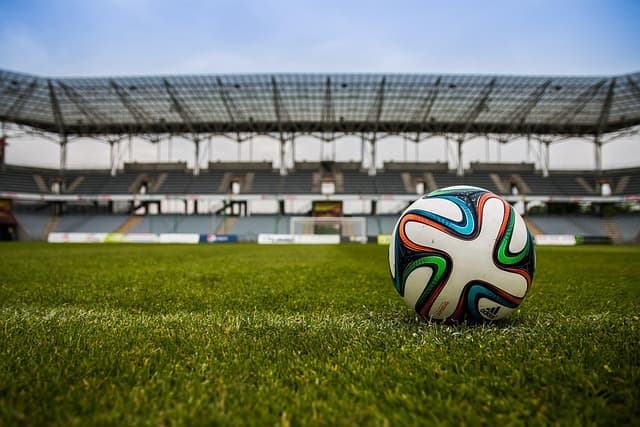 Comment Profiter Pleinement d'un Match de Football en Direct